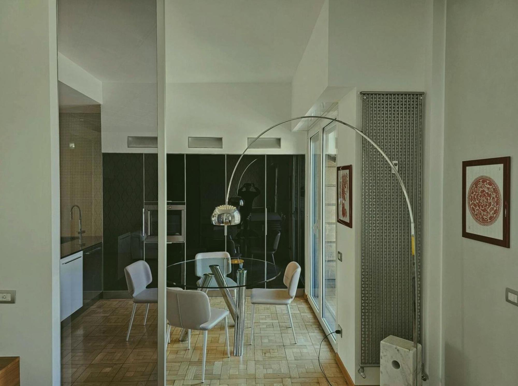 4 Bedrooms *